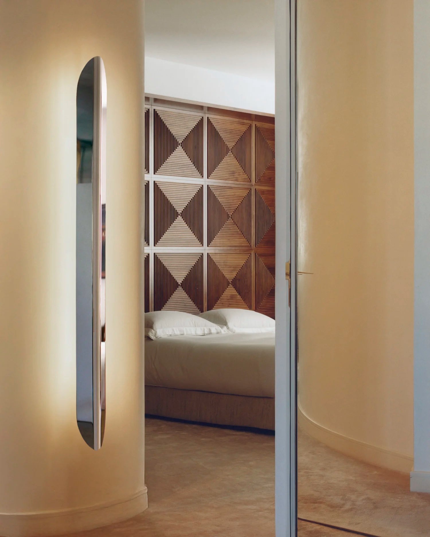 PAT & JOHN APPLIQUE / PAT & JOHN SCONCE