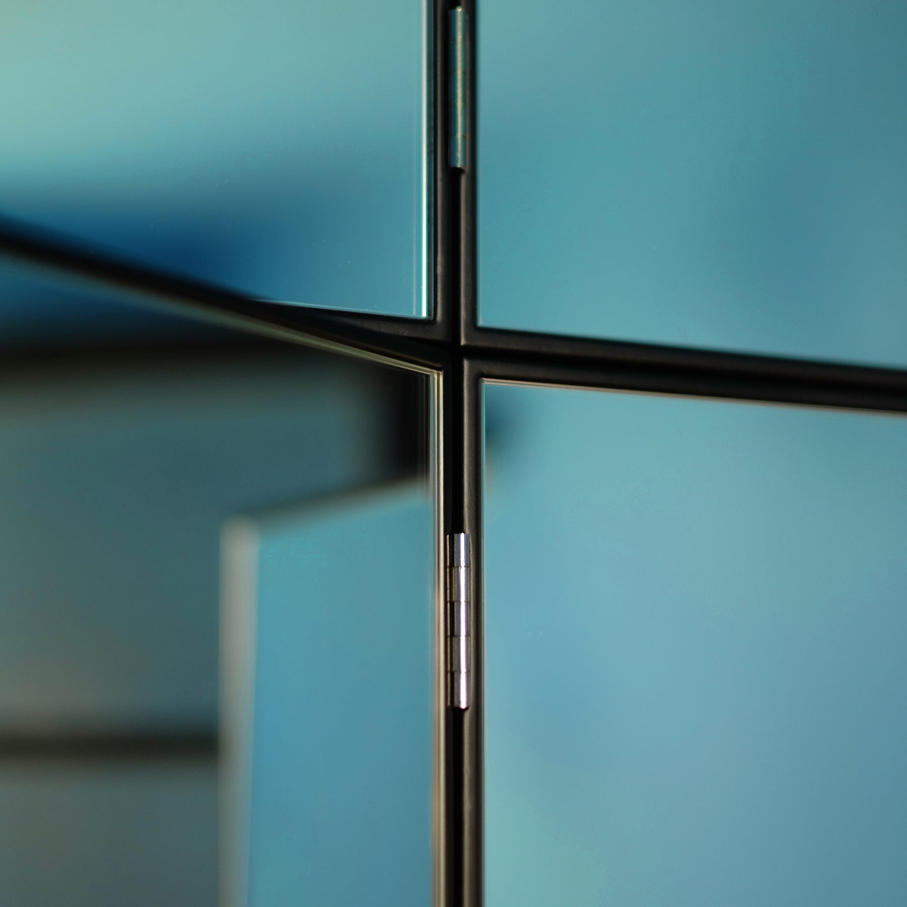 Mirror 02