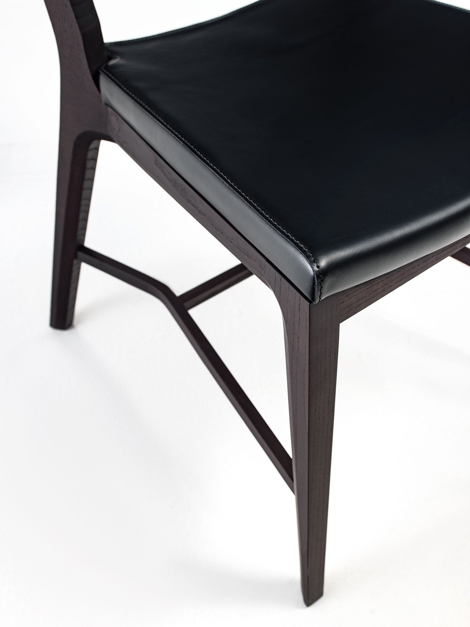 Alisja Chair