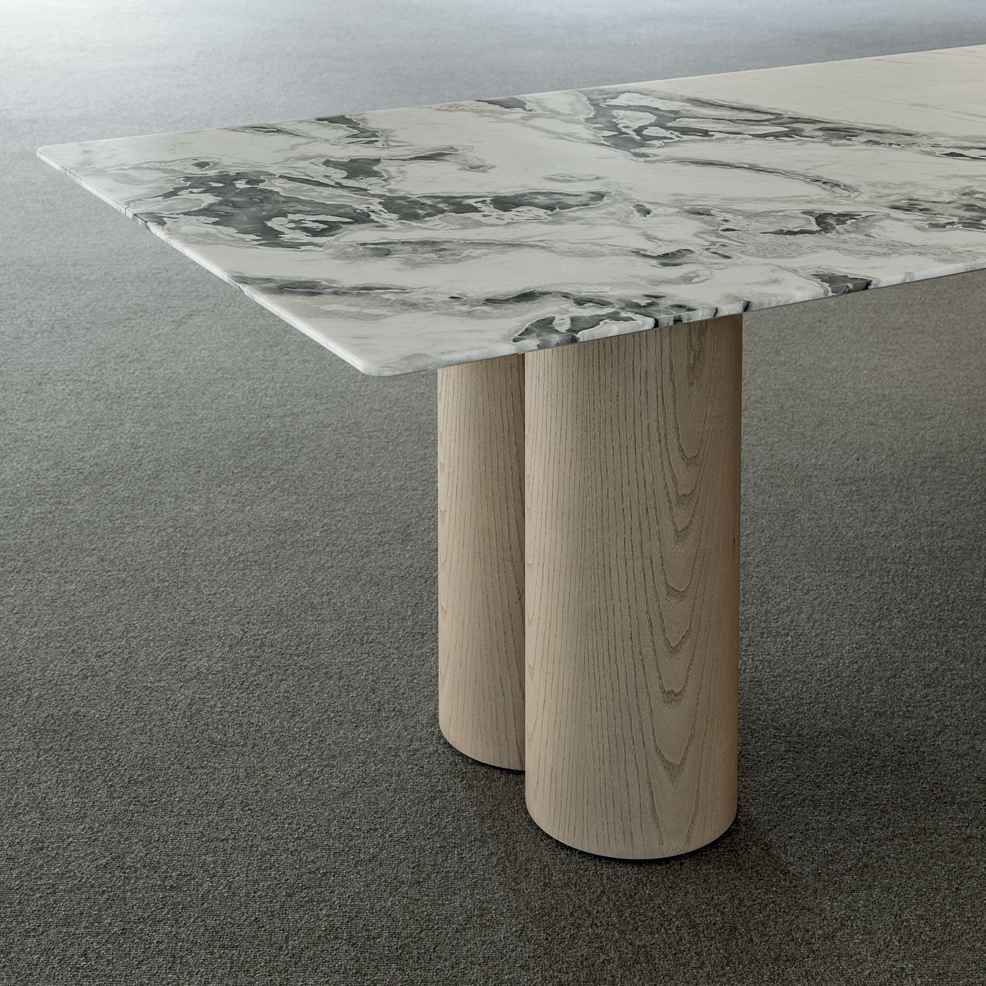 Elly Table
