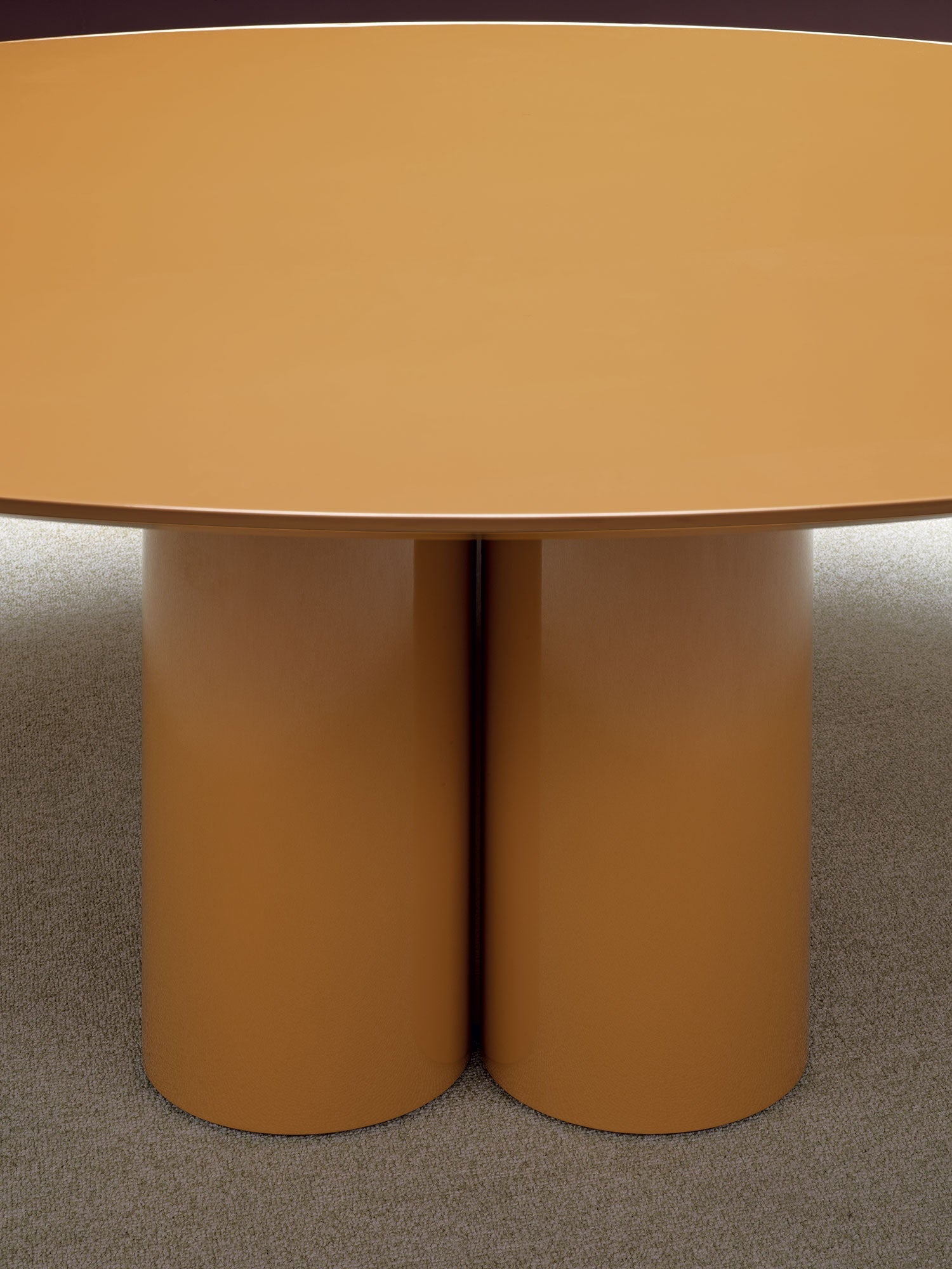 Elly Table
