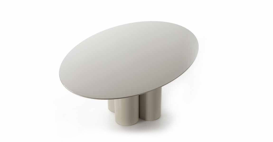 Elly Table