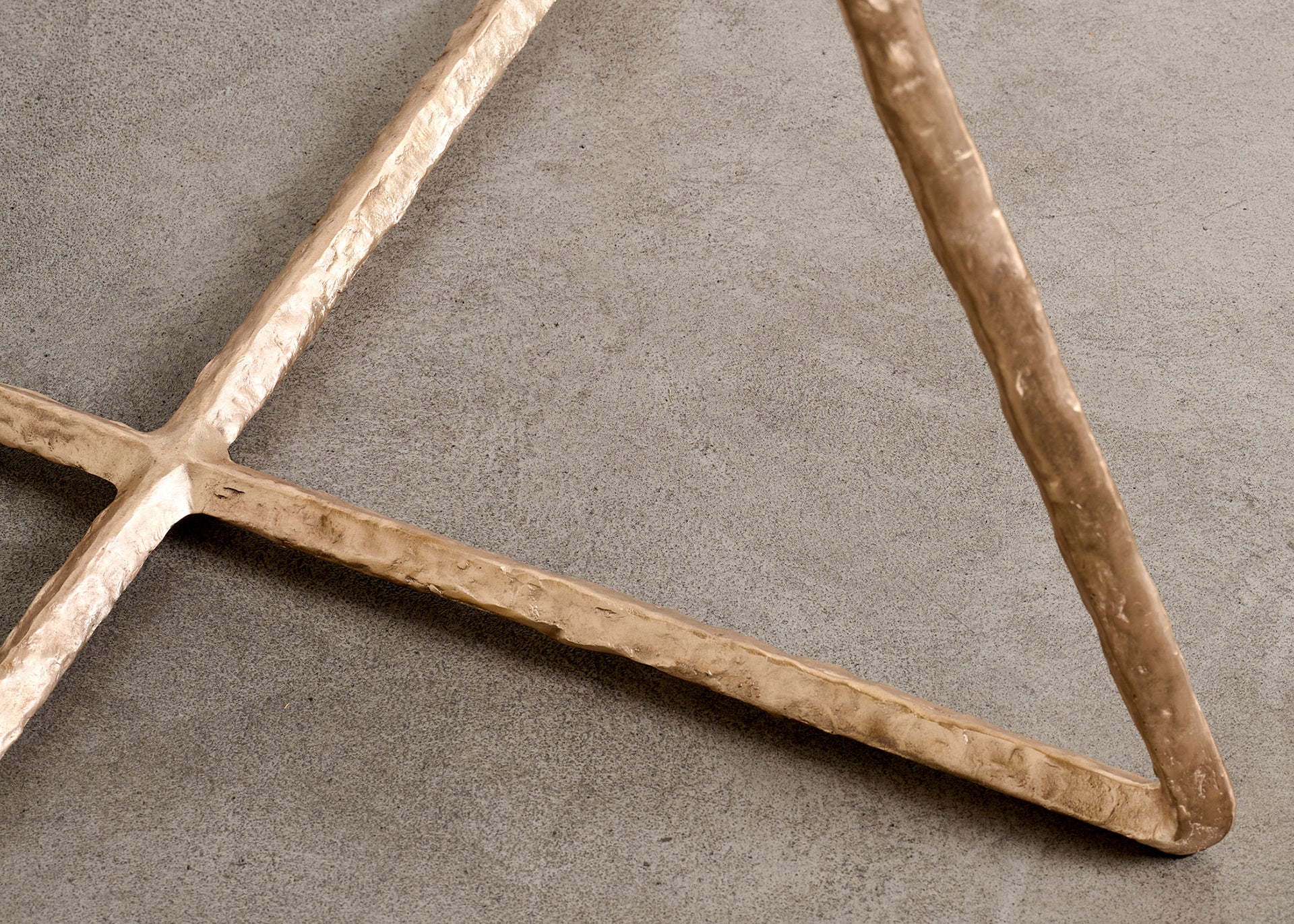 Sole and Notturno dining tables