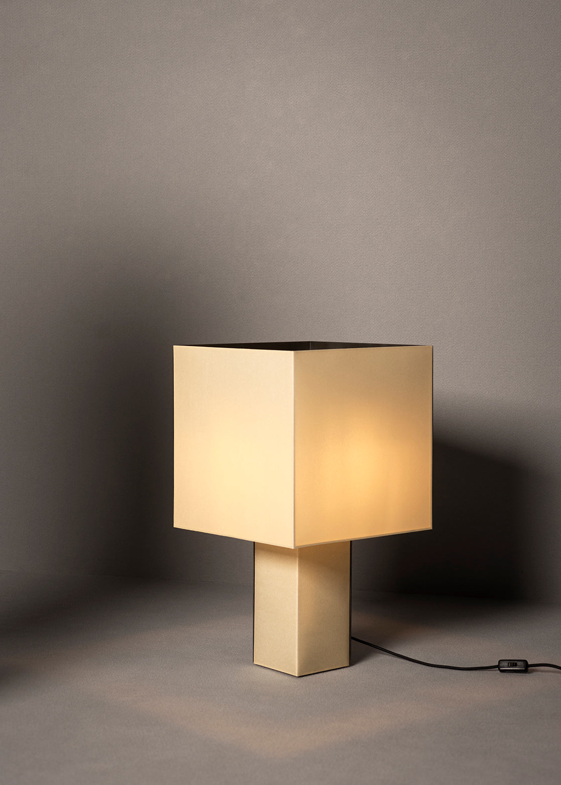 05 LAMPADA TAVOLO