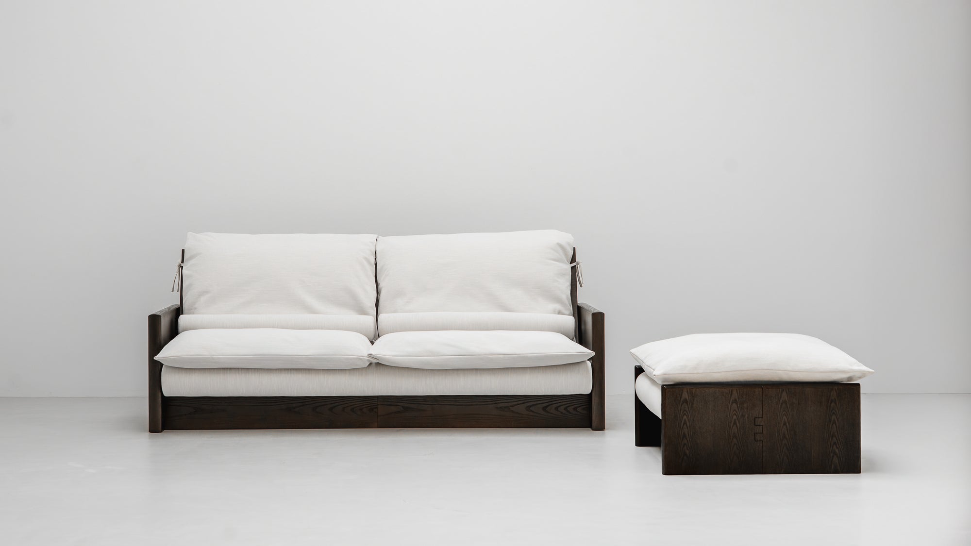 Boryo Sofa