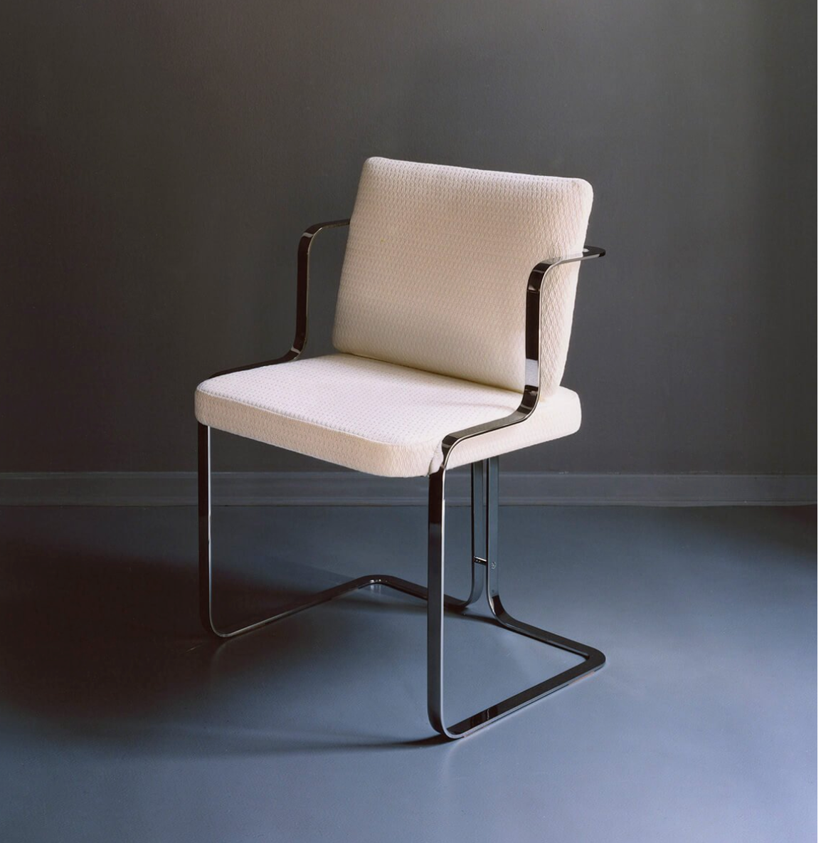 Murena Chair with Half Armrest