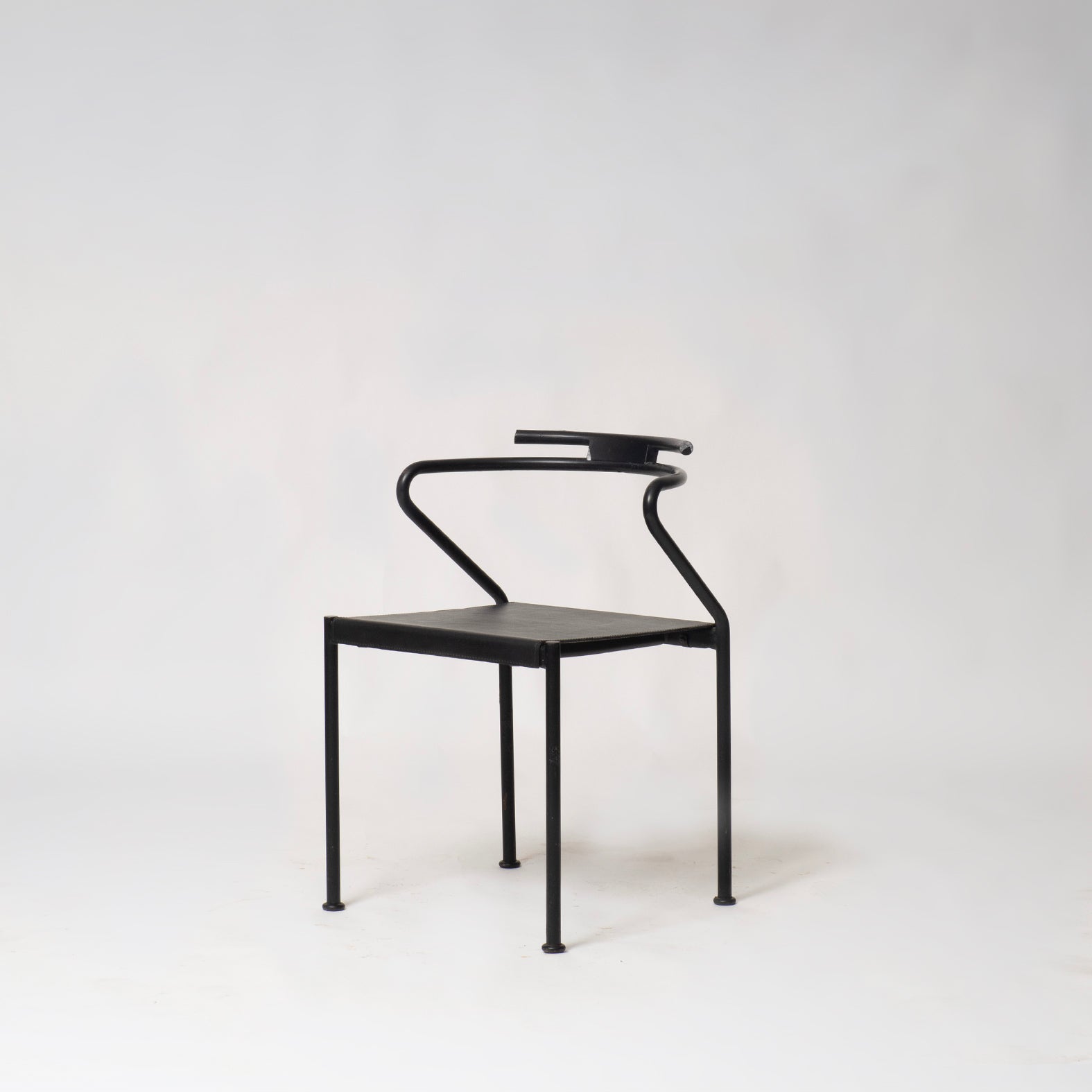 Nefer Chair