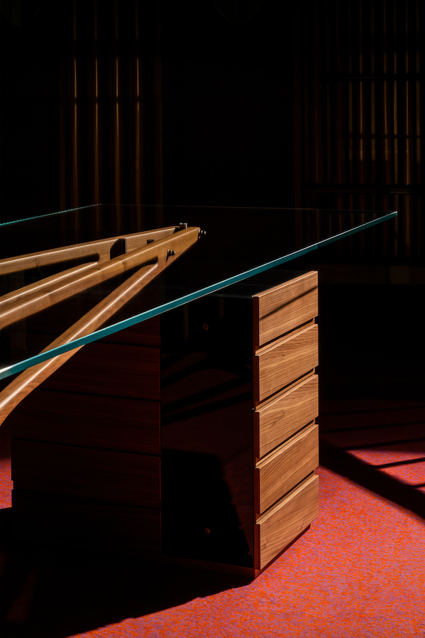 Cavour CM Desk