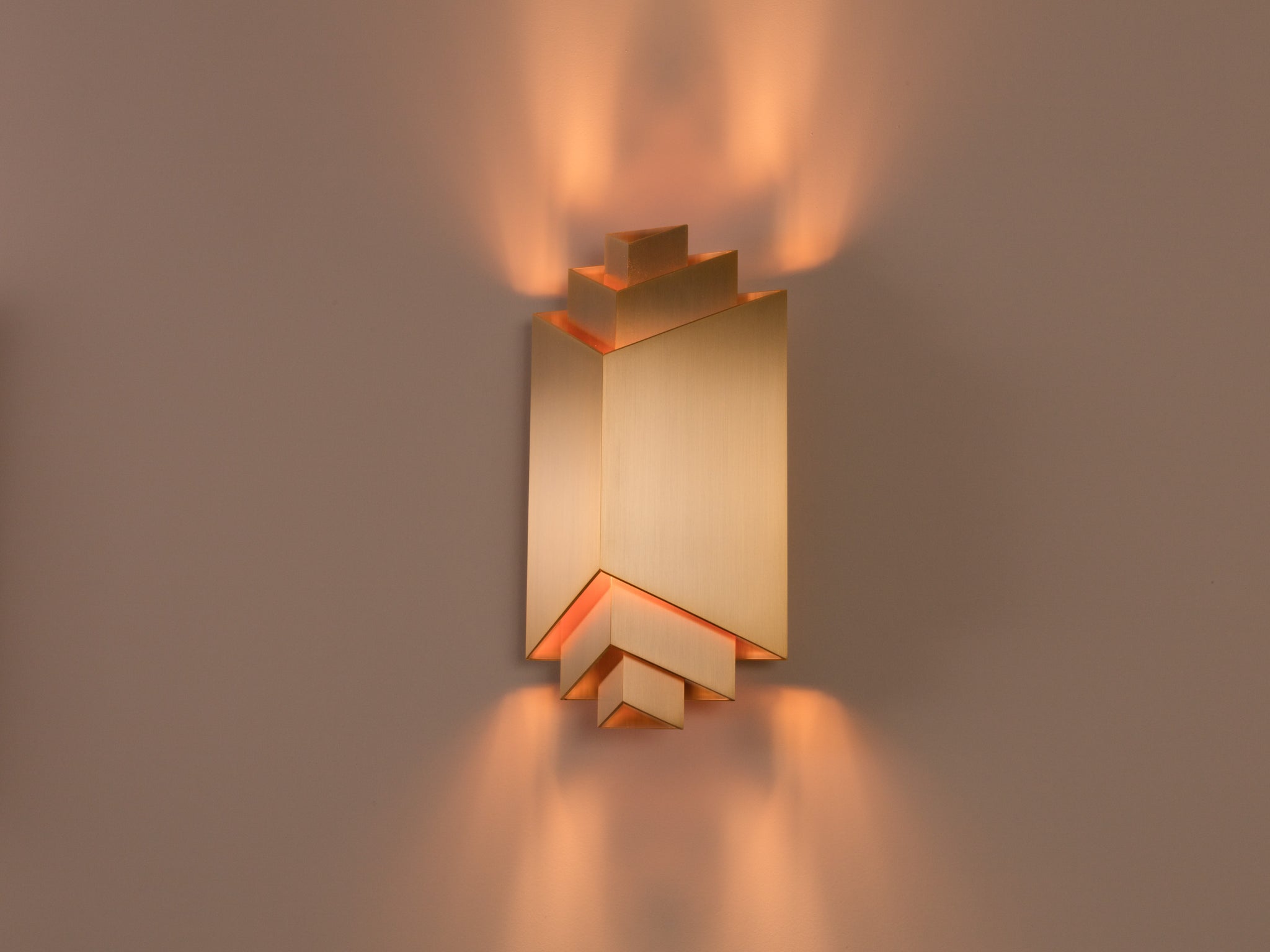 Phenix Wall Lamp