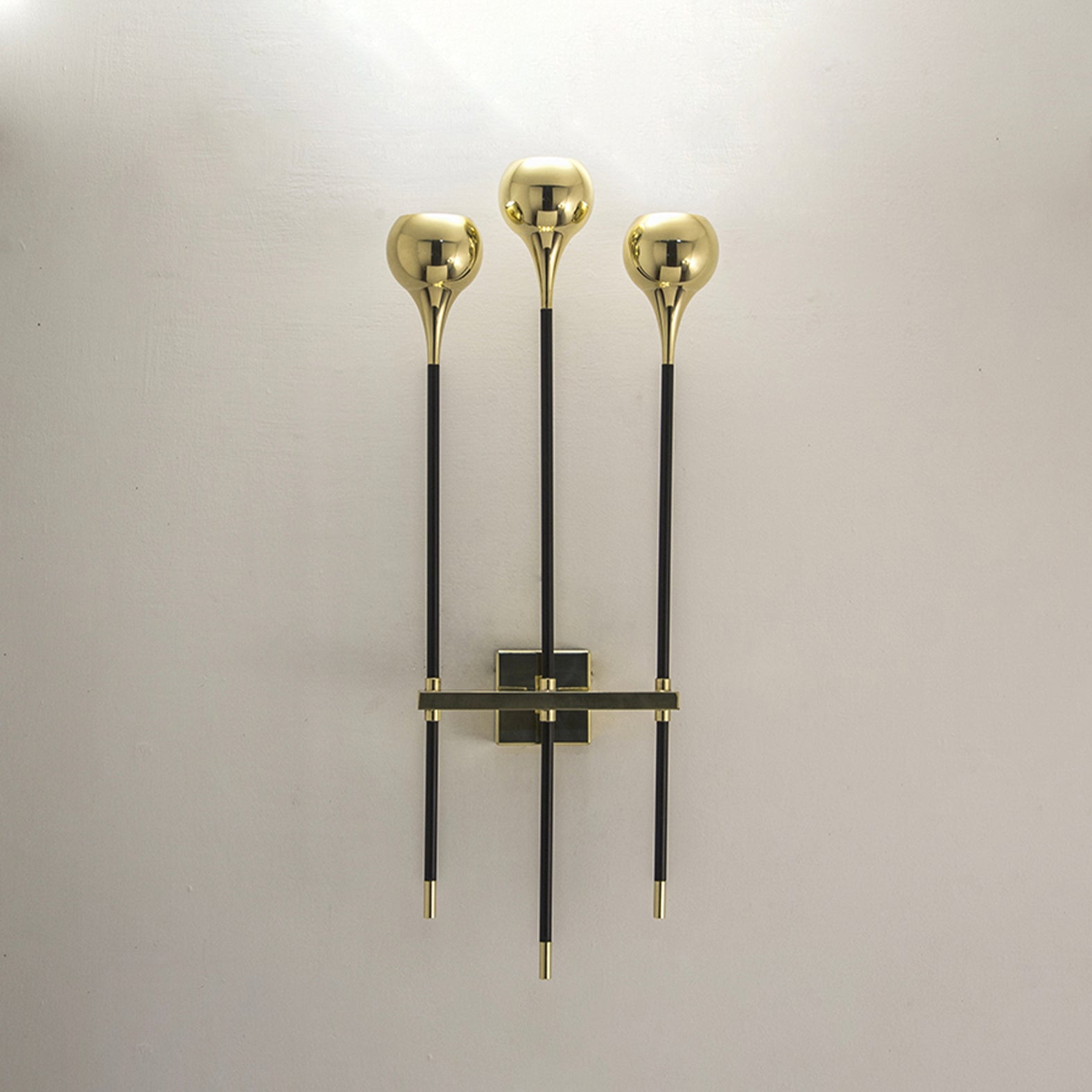 Urano Wall Lamp